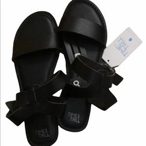 TIME AND TRU WOMEN’S ANKLE STRAP SANDAL 8